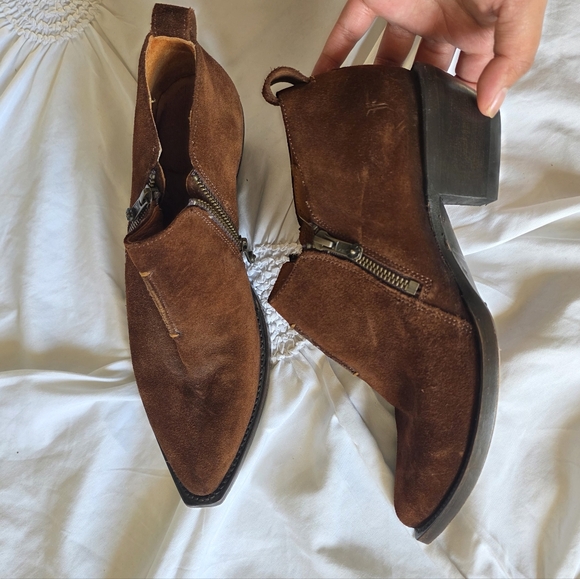FRYE Suede Pointed Toe Booties 8 - Picture 1 of 11